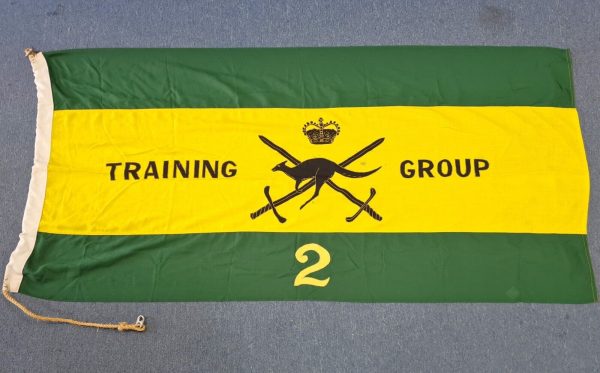 1970's ERA AUSTRALIAN ARMY 2ND TRAINING GROUP UNIT FLAG - Image 2