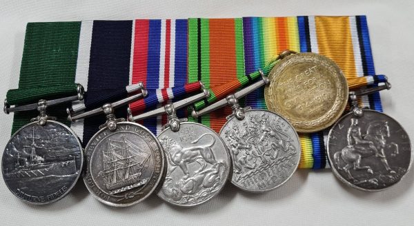 UNDERAGE SOLDIER & ROYAL MARINE WW1 & WW2 MEDALS 25112 S READ & FATHER NAVY - Image 9