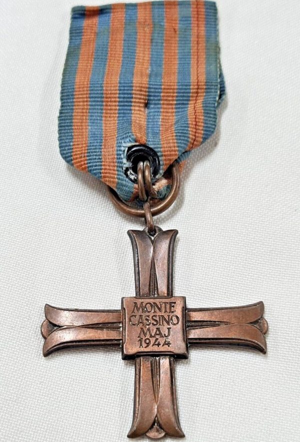 WW2 POLAND MONTE CASSINO CROSS MEDAL #23856 15TH POZNAN UHLAN REGIMENT RARE - Image 2