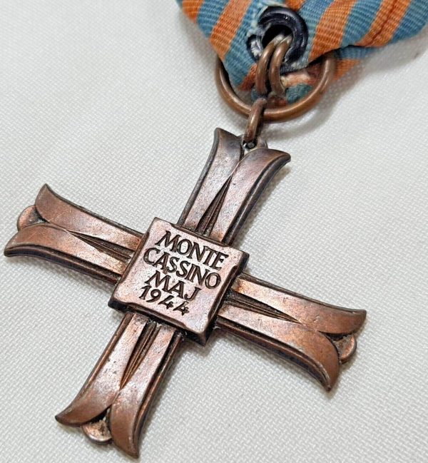 WW2 POLAND MONTE CASSINO CROSS MEDAL #23856 15TH POZNAN UHLAN REGIMENT RARE