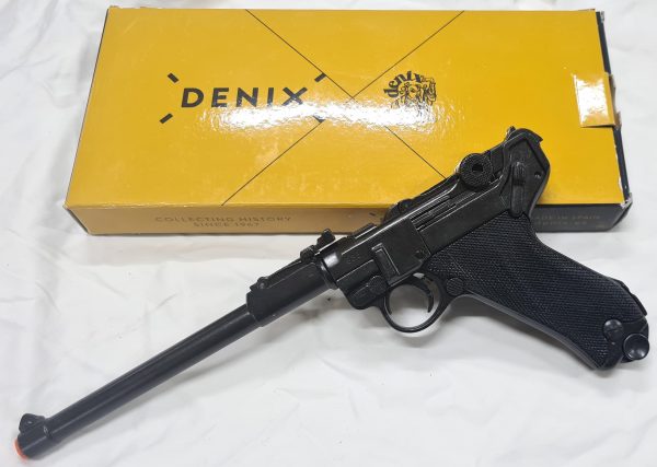 Denix WW1 WW2 German Officers Artillery Luger with long gun barrel