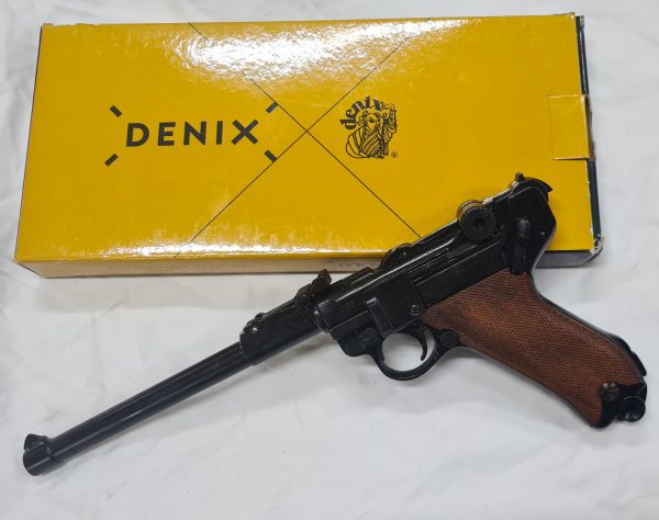 Denix WW1 WW2 German Officers Artillery Luger