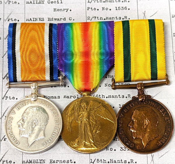 7TH HAMPSHIRE REGIMENT INDIA WW1 TERRITORIAL ARMY WAR MEDALS 1594 F G HALL