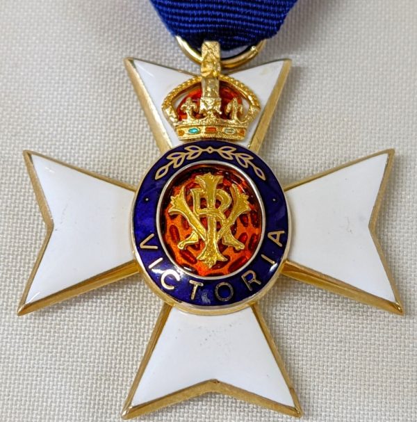 RARE ROYAL VICTORIAN ORDER 4TH CLASS LIEUTENANTS BREAST BADGE MEDAL #3327 RVO