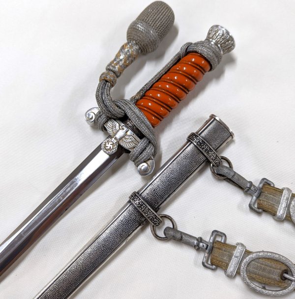 WW2 GERMAN ARMY OFFICER’S DAGGER WITH SCABBARD, HANGER & KNOT BY PAUL SEILHEIMER OF SOLINGEN - Image 2