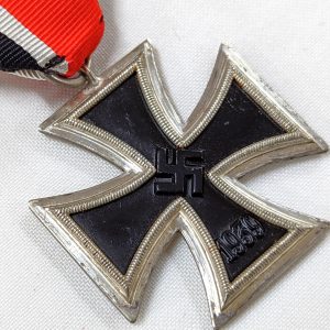 WW2 GERMAN IRON CROSS 2ND CLASS BY BERG & NOLTE, LÜDENSCHEID #40