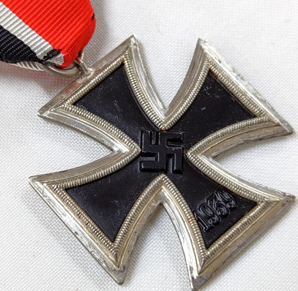 WW2 GERMAN IRON CROSS 2ND CLASS BY BERG & NOLTE, LÜDENSCHEID #40