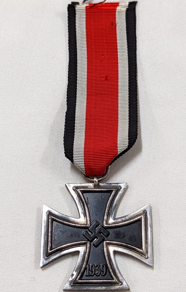 WW2 GERMAN IRON CROSS 2ND CLASS BY HERMANN AURICH, DRESDEN #113 - Image 2