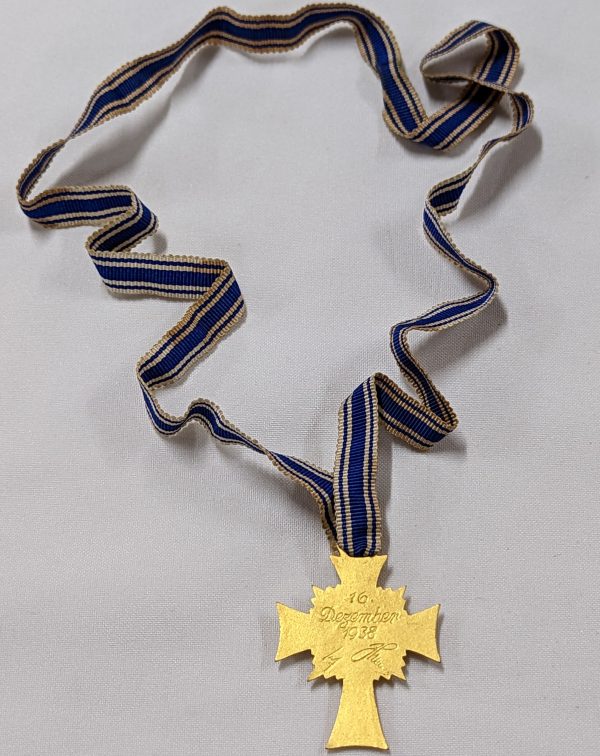 WW2 NAZI GERMANY MOTHERS CROSS IN GOLD WITH PRESENTATION CASE BY W. PALA, GABLONZ - Image 4