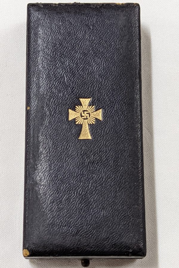 WW2 NAZI GERMANY MOTHERS CROSS IN GOLD WITH PRESENTATION CASE BY W. PALA, GABLONZ - Image 8