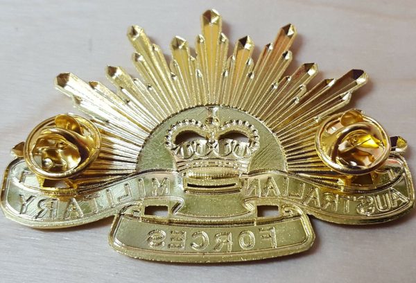 10 X VIETNAM WAR ERA AUSTRALIAN ARMY RISING SUN UNIFORM CAP BADGE REPLICA* - Image 2