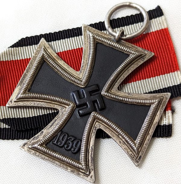 WW2 GERMAN IRON CROSS 2ND CLASS BY J. E. Hammer & Söhne, Geringswalde #55 - 2 - Image 2