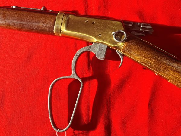 KOLSER WESTERN LEVER ACTION REPLICA RIFLE WINCHESTER CARABINE USA 1892 BRONZE WITH FAUX WOOD HANDLE & STOCK - SHORT BARREL - Image 4