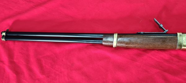 KOLSER WESTERN LEVER ACTION REPLICA RIFLE WINCHESTER WITH LADDER SIGHT USA 1892 BRONZE WITH FAUX WOOD HANDLE & STOCK - Image 8