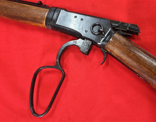 KOLSER WESTERN LEVER ACTION REPLICA MARE'S LEG RIFLE BLACK WITH FAUX WOOD HANDLE & STOCK - Image 4