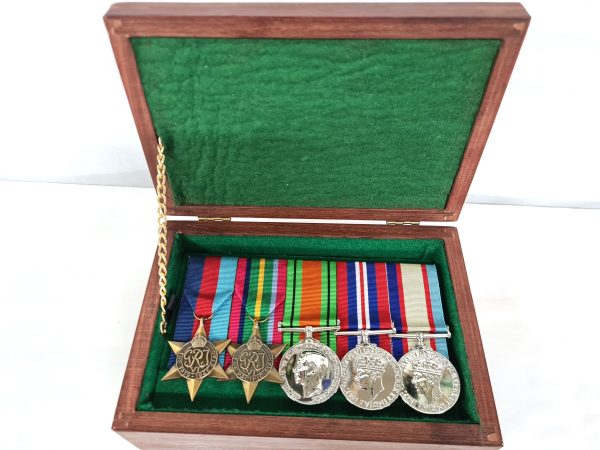 WOODEN JARRAH MEDAL BOX - WAXED - Image 5