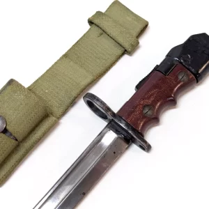 WW2 BRITISH ARMY ENFIELD NO.7 MARK 1 BAYONET, SCABBARD & UNIFORM FROG