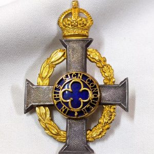 WW1 - WW2 British Royal Army Chaplain's uniform enamel and gilt Stole Badge