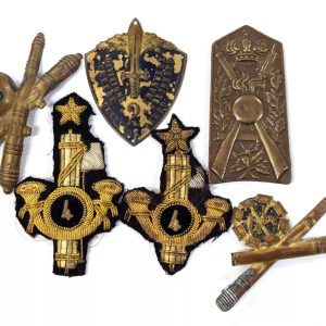 WW1 - WW2 Italian Army uniform cap badges (6)