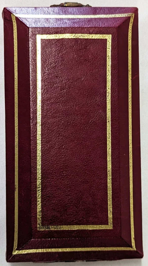 Rare cased replica New Zealand Cross (1869) 1956 produced limited edition medal - Image 10